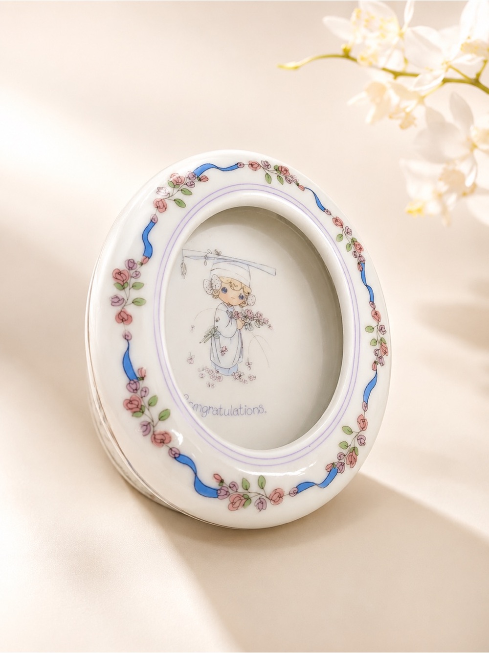 Vintage 1994 Precious Moments Graduation Picture Frame Porcelain Oval 2x3 "Congr